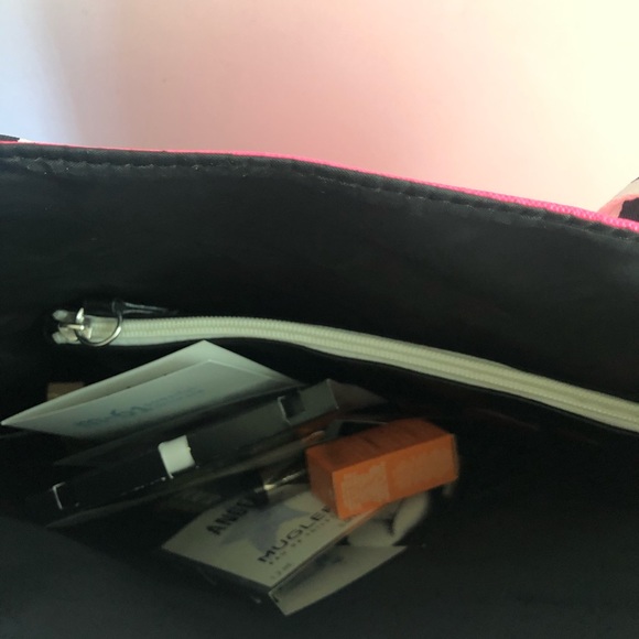 Hot Pink Tote with Makeup Bag and samples NWT - Picture 7 of 7